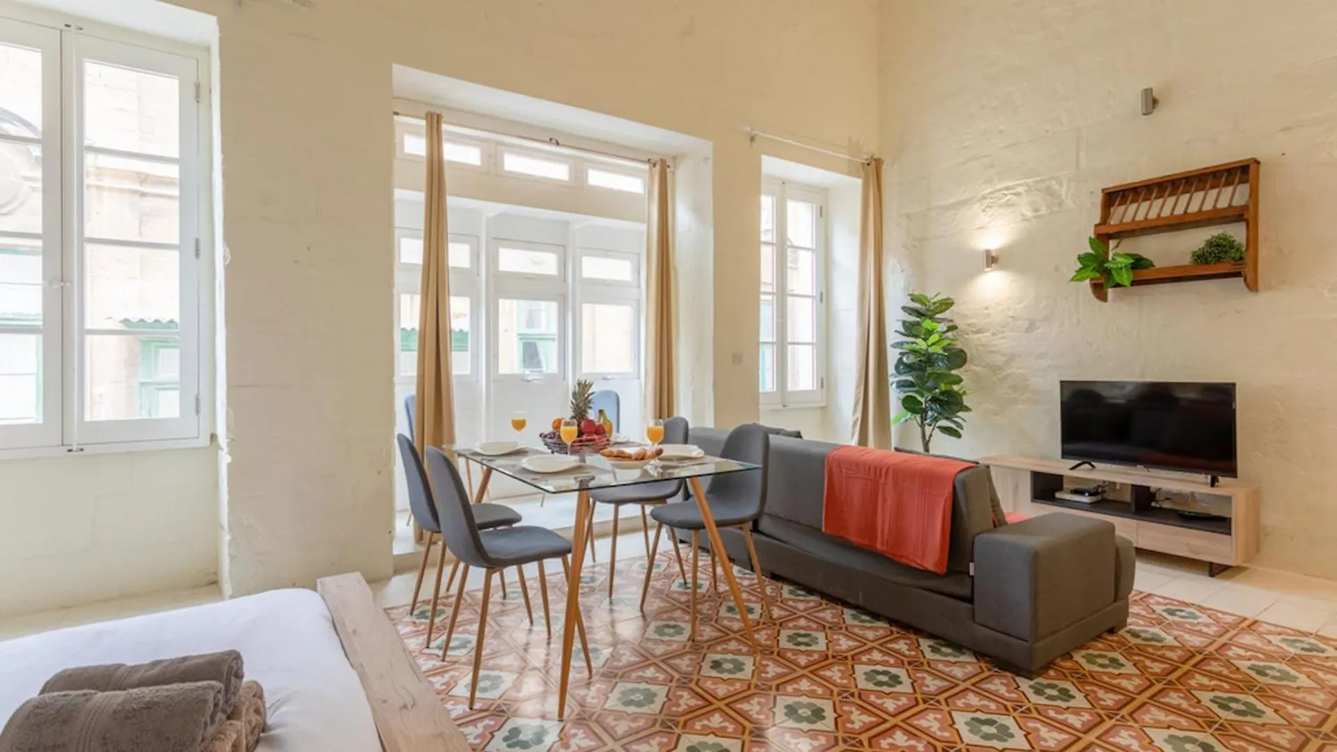 Historic Valletta Duplex - Cityapartmentstay